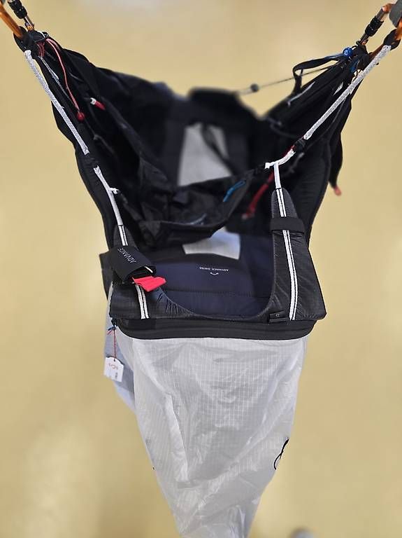 Attrezzatura da arrampicata: Advance Weightless S NEU – Usato da Matzendorf venduto da Flugschule-Jura 3