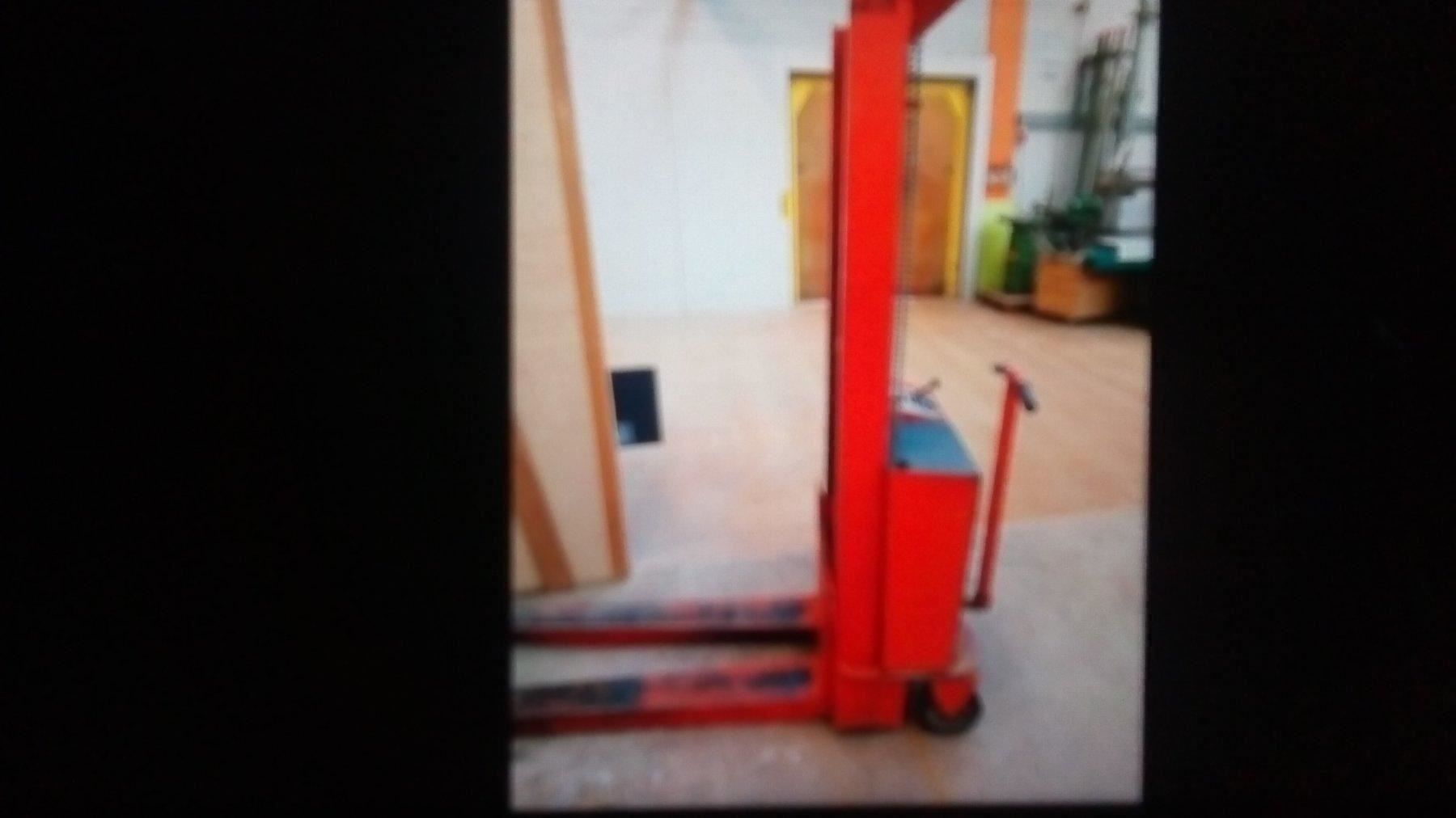 Carrelli elevatori e a forche: Steinbock Hochhubwagen – Usato da Winterthur venduto da subi2012