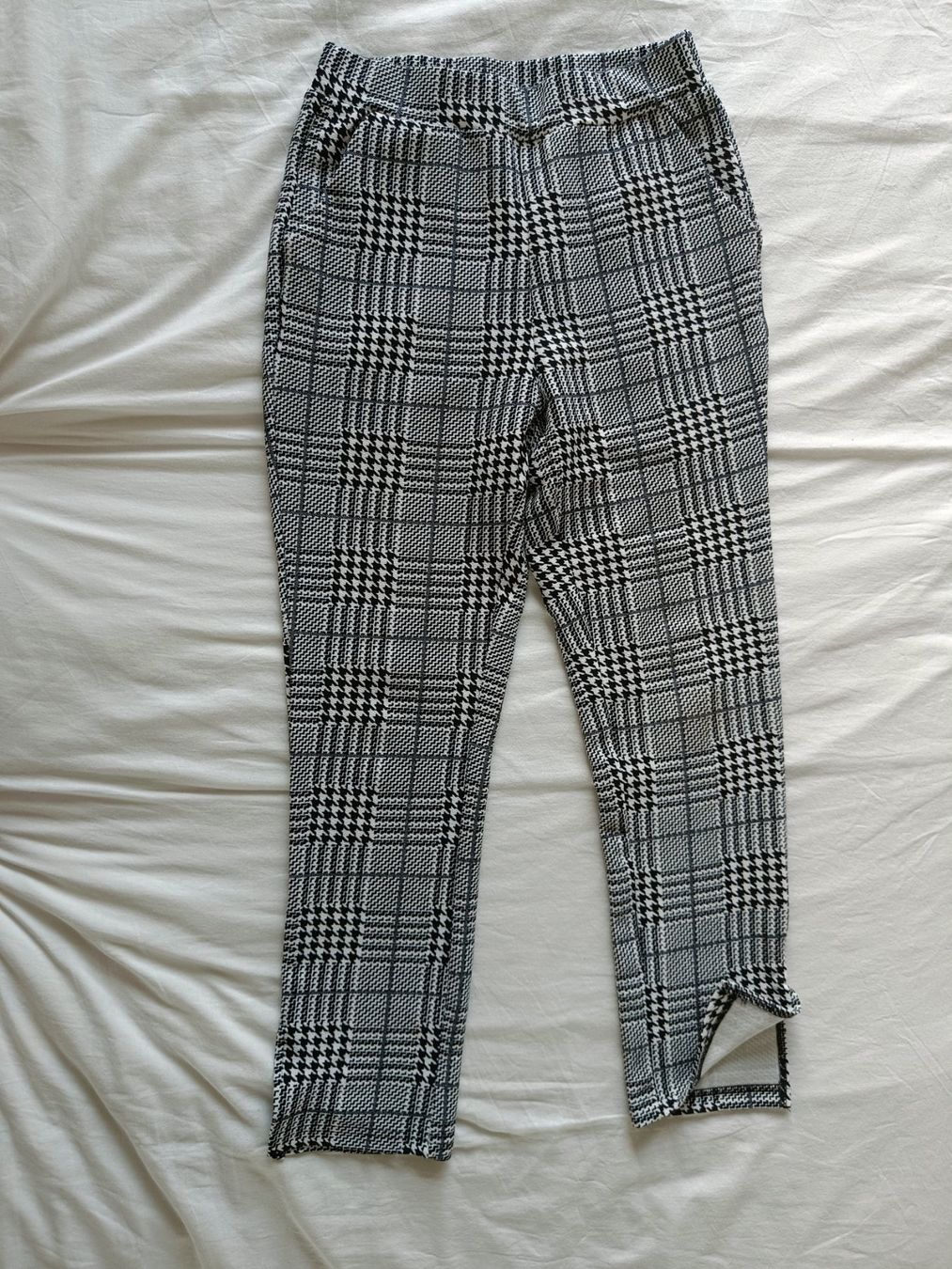 Pantaloni: Plaid white and Black lightweight pants – Nuovo (secondo la descrizione) da Rotkreuz venduto da Prelovedswitzerland 1