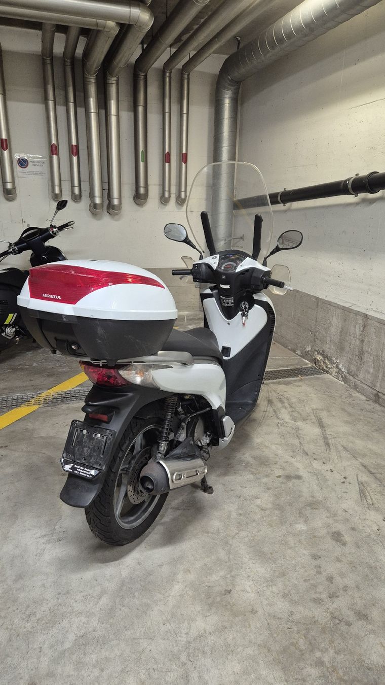 Honda Scooter: Scooter Honda SH 125 – Usato da Agra venduto da edika00 3