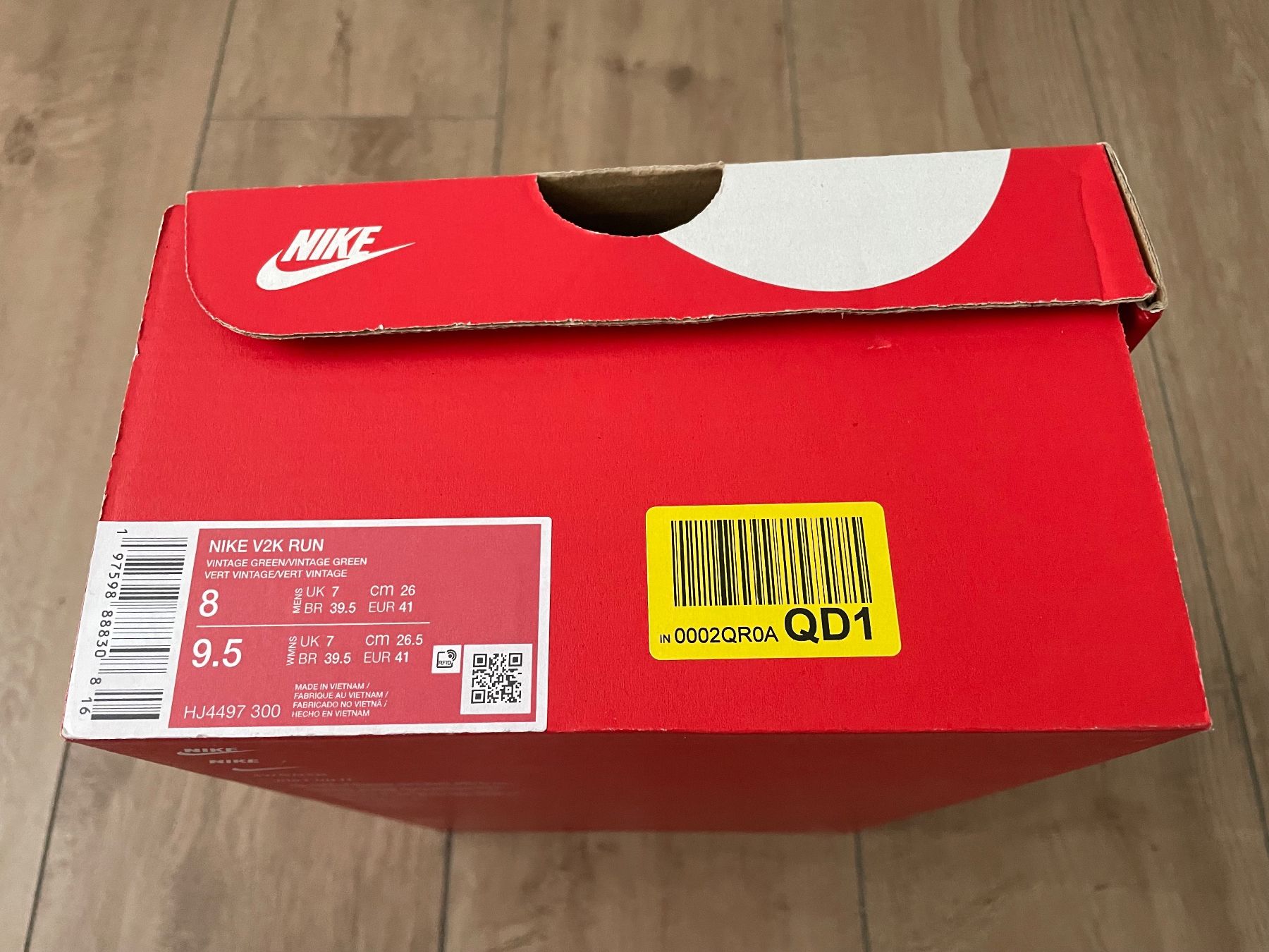 Nike Scarpe da uomo: Nike Turnschuhe V2K RUN Gr. 41 NEU – Nuovo (secondo la descrizione) da Waltenschwil venduto da hansnine 7