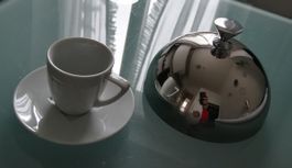 Set 2 Nespresso-Tassen mit Edelstahl-Wärmehaube, selten !