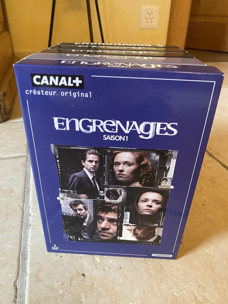 Tutti i DVDs: DVD Série Engrenages saisons 1 à 5 – Usato da Commugny venduto da Flamantrose77 3