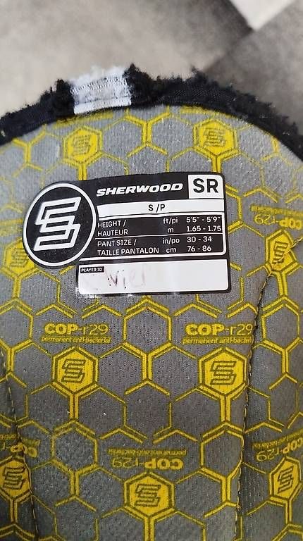 Pantaloni: Pantaloni hockey senior – Usato da Gordevio venduto da Mau760 2