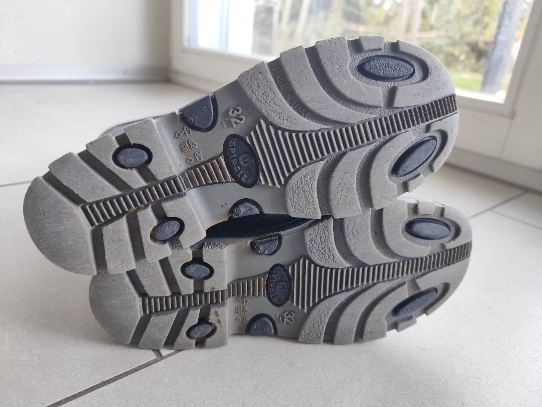 Schuhe für Jungen: Robuste Regenstiefel Gr. 32 – Gebraucht aus Seon von Mandes1 3