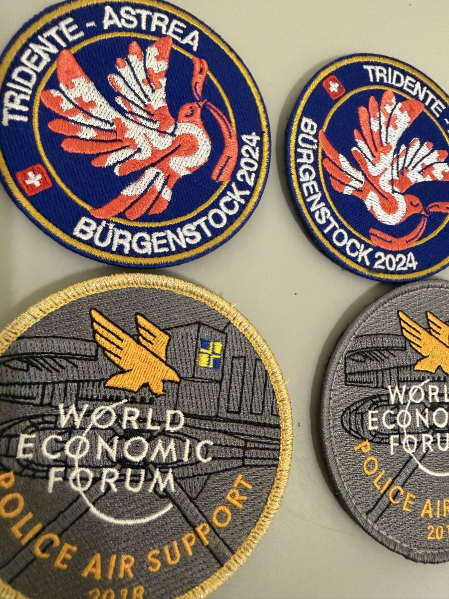 Armée suisse Plaquettes & Badges: Militär Badje sammerstück  – Neuf (Voir description) à Zürich par papaplatte 2