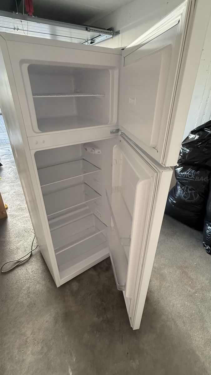 Réfrigérateurs: Kühlschrank  – D'occasion à Schmerikon par cou_2fph 1