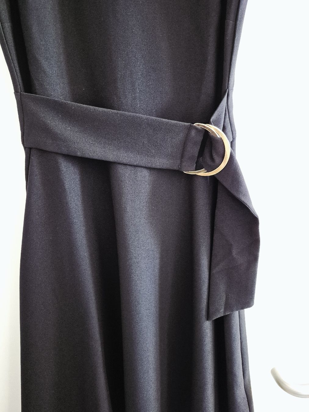 Kleider: Elegantes, ärmelloses, schwarzes Kleid Grösse 36 – Neu (gemäss Beschreibung) aus Wädenswil von Orso31 3
