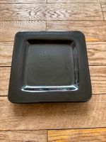 Schwarze Platte / Teller Margrit Linck