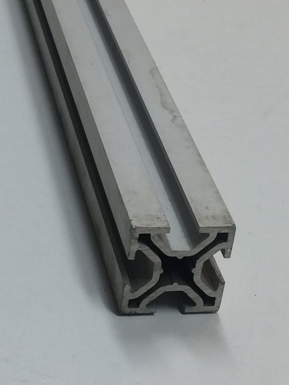 Aluminiumprofil Für LED-Streifen – 2 M Lang, Milchweiße Abdeckung, Inkl. Montagezubehör