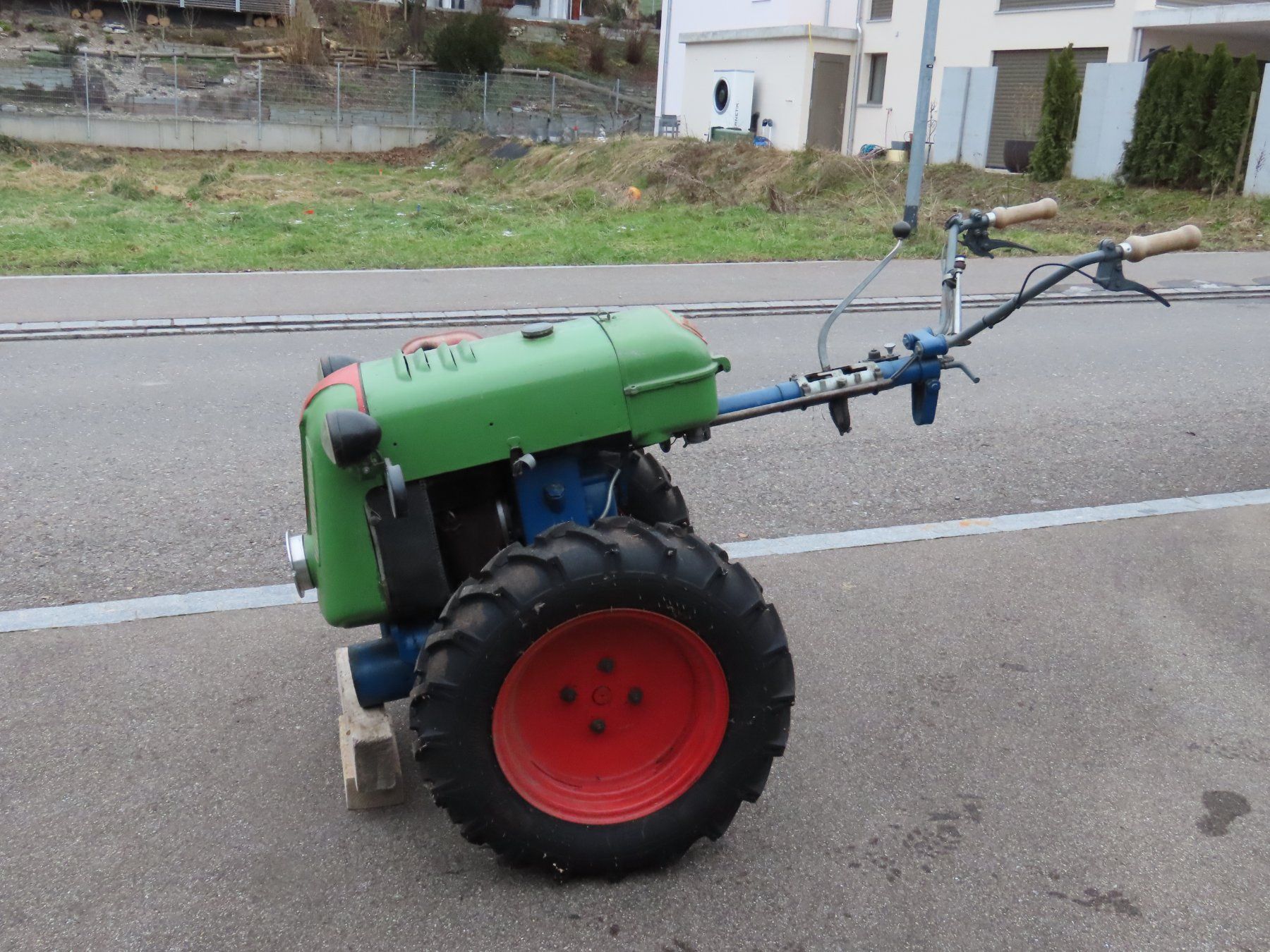 Rapid Traktoren: Rapid Spezial Motormäher Einachser – Gebraucht aus Kradolf von  3