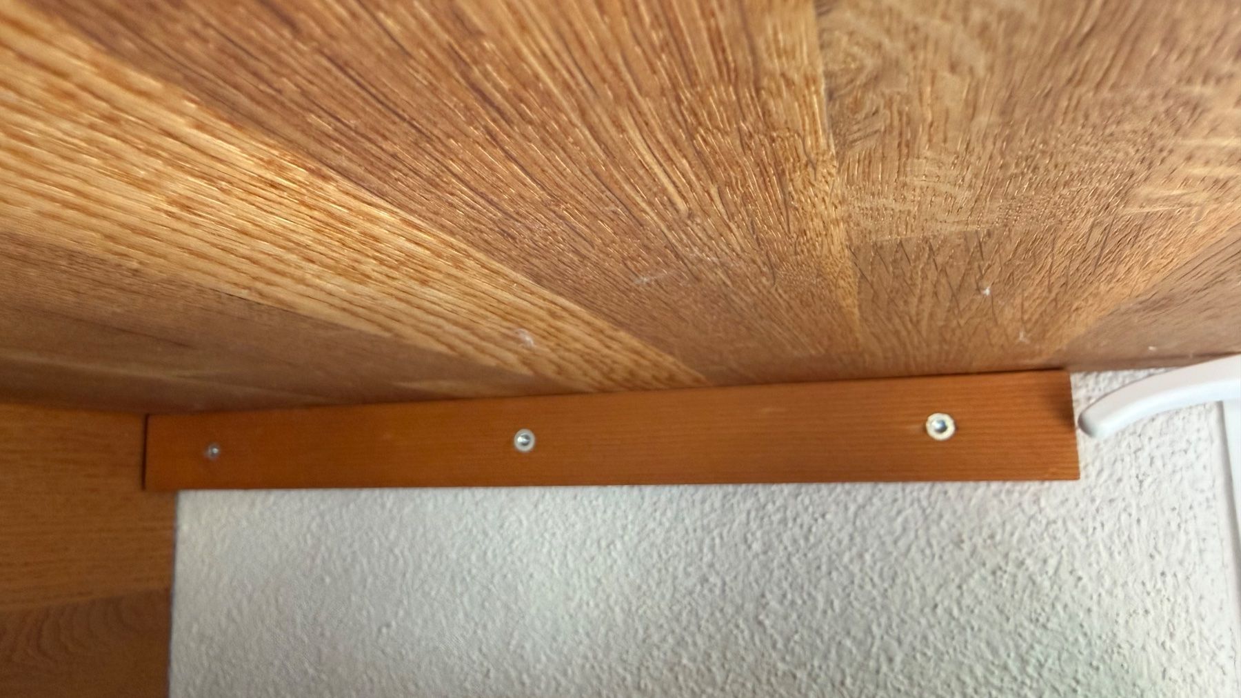 Ladenausstattungen & Messebau: Bartisch – Gebraucht aus Kerns von LaBrigusz 2