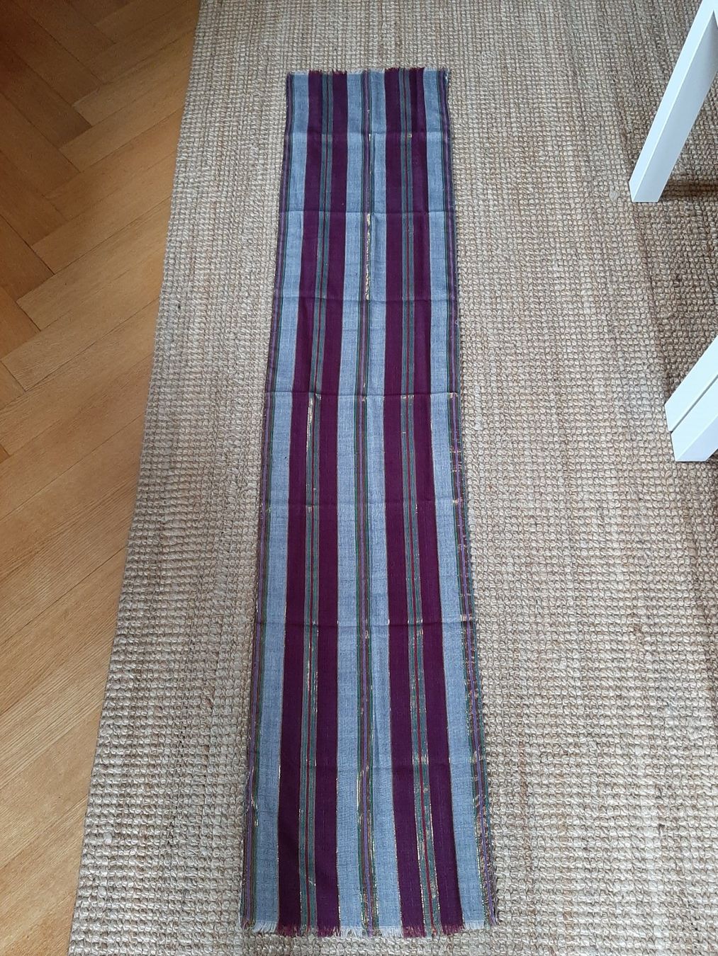 Foulards & écharpes: Fine écharpe en coton rayé violet doré – D'occasion à Lausanne par Cognitia