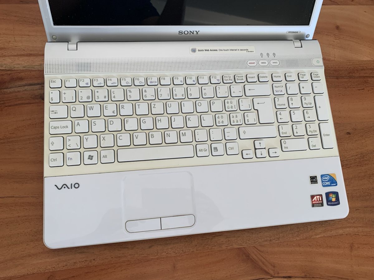 Vaio Notebook: Notebook Sony Vaio silber gebraucht mit Netzteil – Usato da Neuhausen venduto da sou_t9p8 2