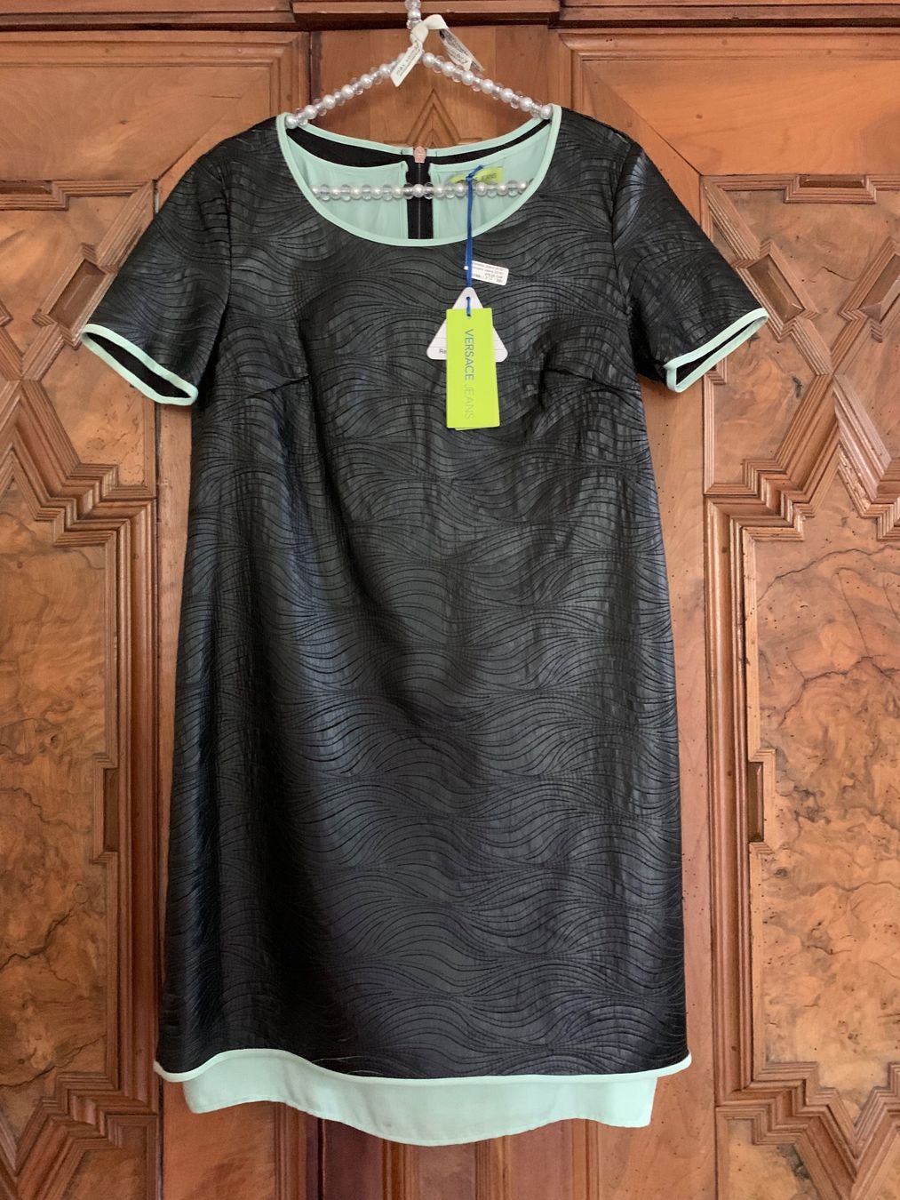 Versace Kleider: VERSACE Kleid Neu Mit Label  /Boutique Preis 479,- – Neu und originalverpackt aus Interlaken von Bona55 3