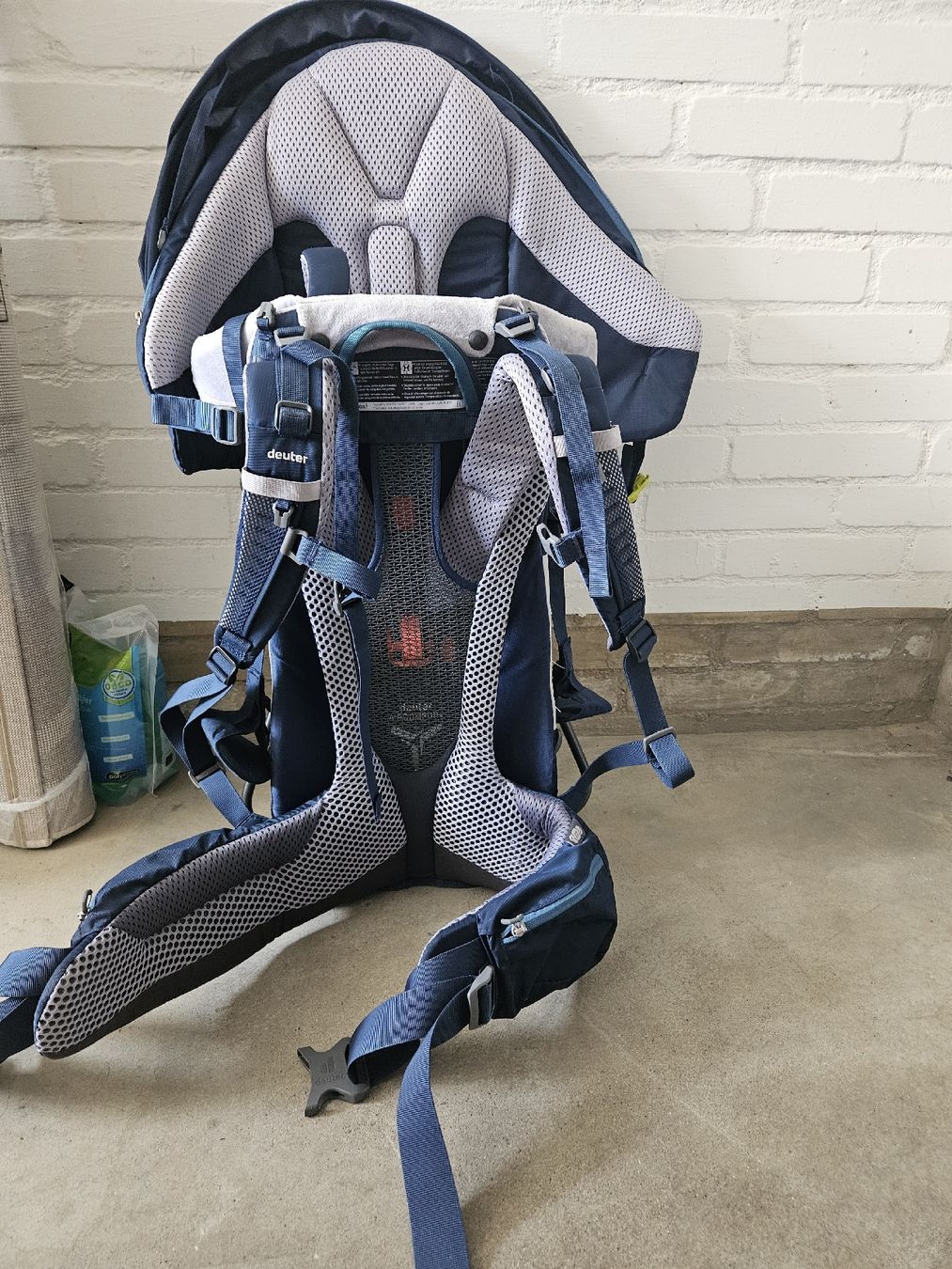 Deuter Porte-bébés ventraux & dorsaux: Deuter Neuwertig – Neuf (Voir description) à Ennetbürgen par LebuniaNW 2