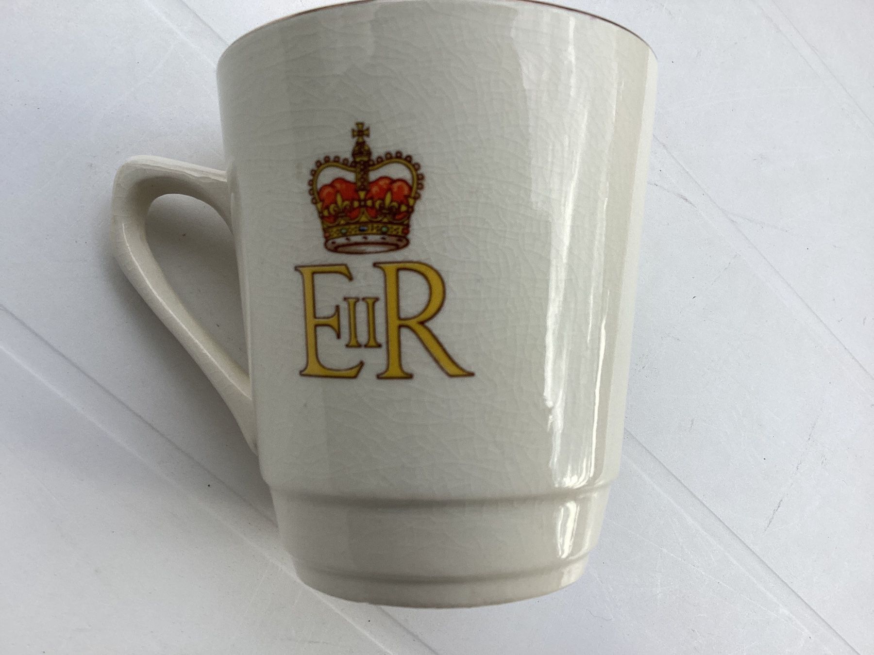 Tazze: 3 tasses vintages commémoratives – Usato da Pully venduto da claddagh 9