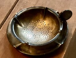 Vintage Teesieb und Untersetzer Set