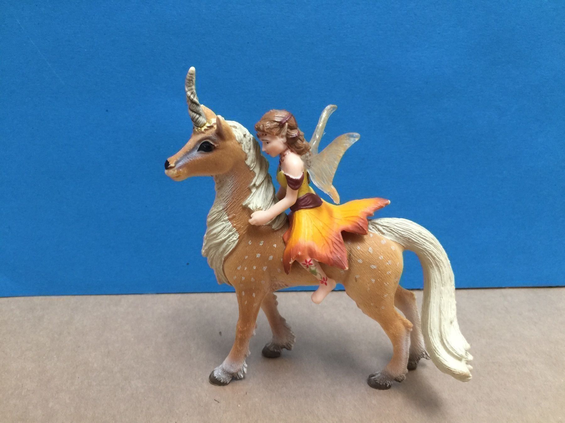 Schleich Figuren: Schleich Bayala Elfe auf Waldeinhorn – Gebraucht aus Ennetbaden von mapa05