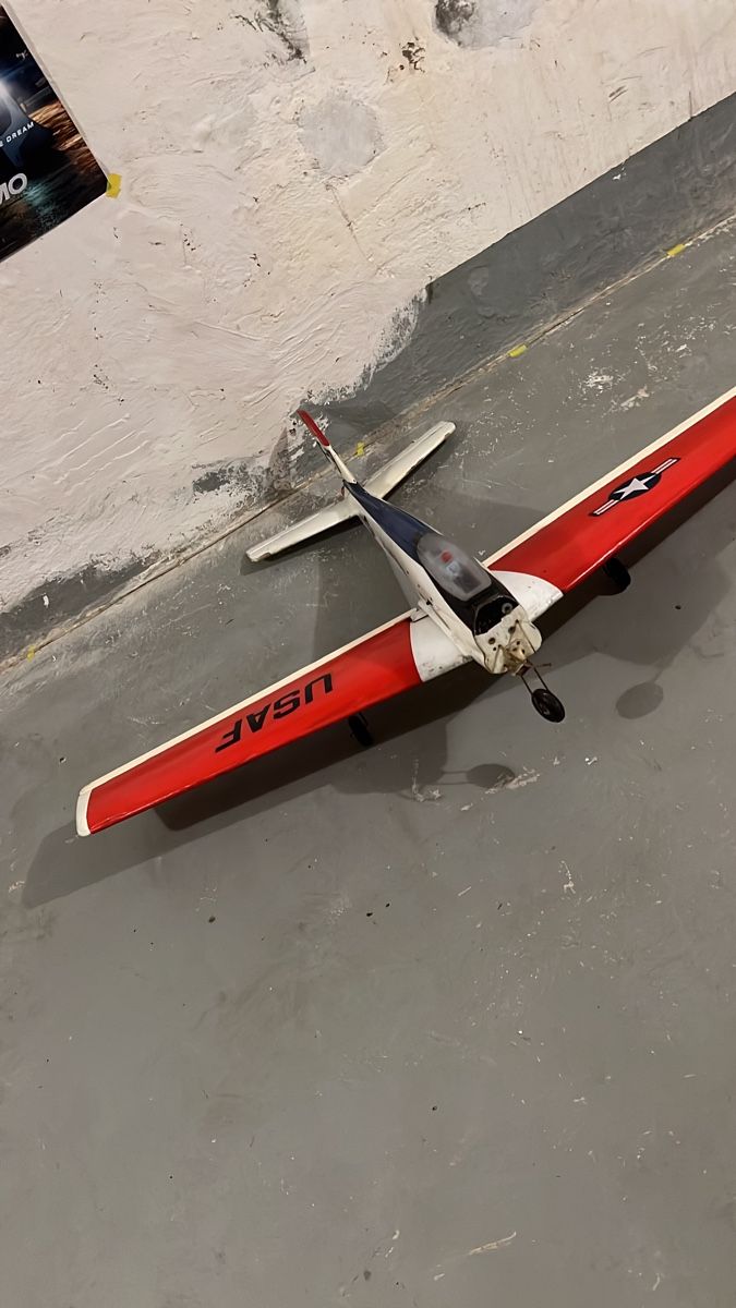 RC Kits de montage: Rc flugmodel – Défectueux à Wettingen par OldKeeper