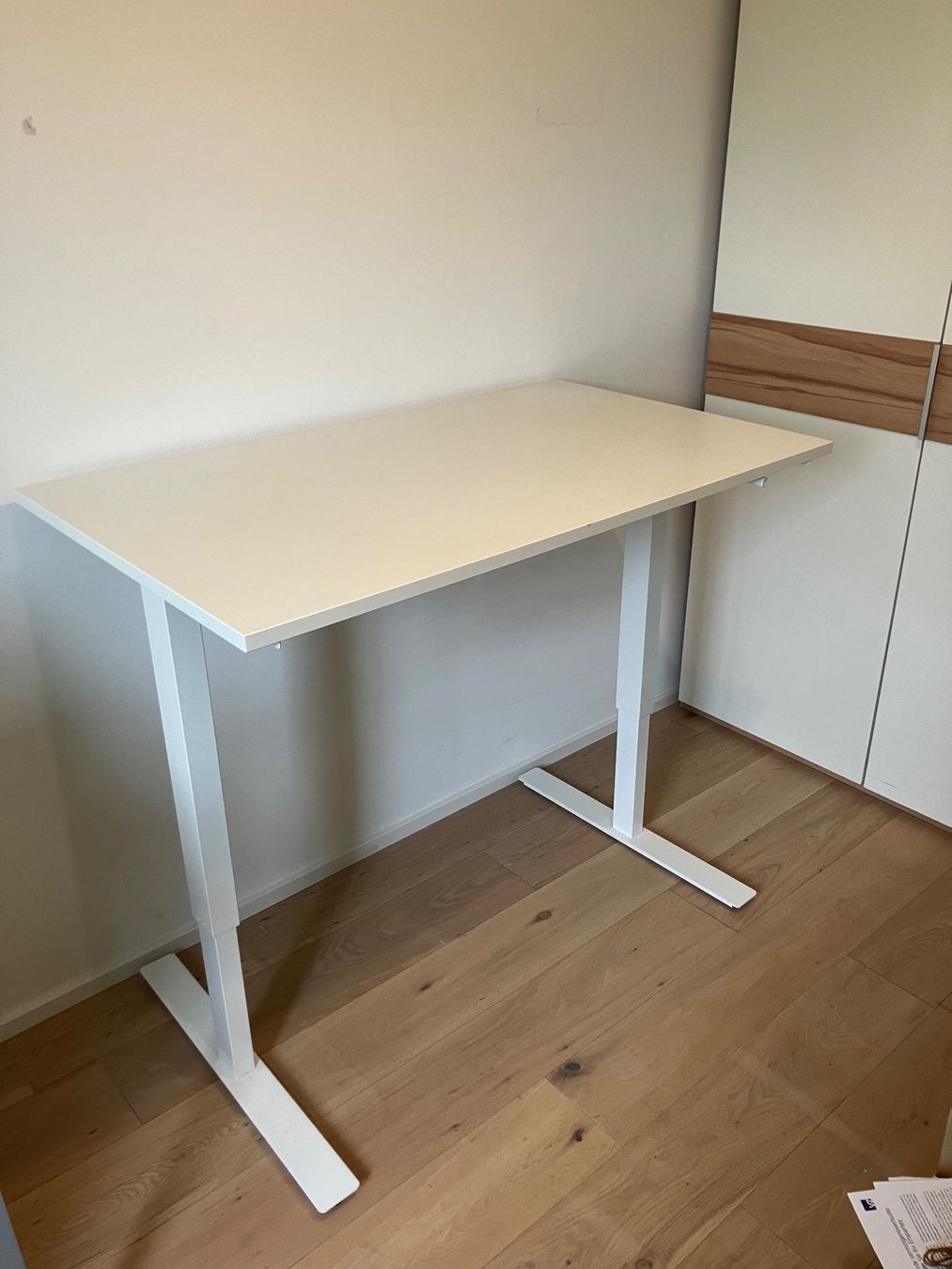 Ikea Schreibtische: Schreibtisch höhenverstellbar – Gebraucht aus Reinach BL von jul_6nvf 1