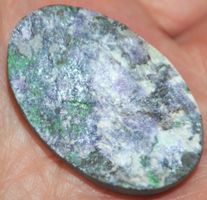 Cabochon L-3775 - Grüner Uvarovit Druzy 35x23mm