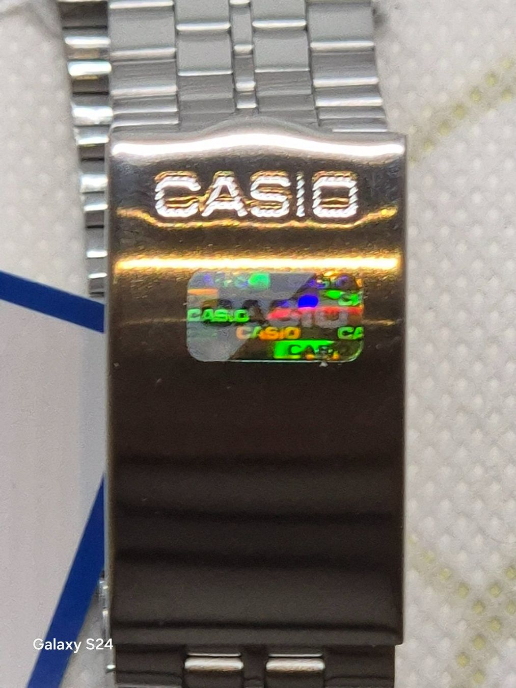 Casio Montres: Casio A168W Uhr, neu mit Originalverpackung – Neuf avec emballage d'origine à Losone par bal_gfp6 5