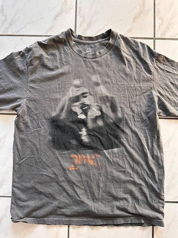T-shirts: 2pac T-Shirt Grösse M – D'occasion à Widnau par dom_d8nm