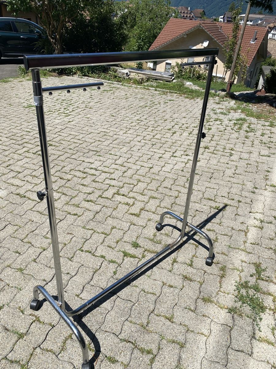 Porte manteau: Kleiderständer rollbar – D'occasion à Morschach par Big190