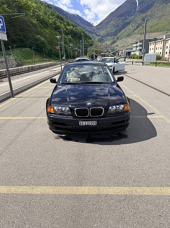 BMW Autos: BMW 318 – Gebraucht aus Martigny von mli_6vsx