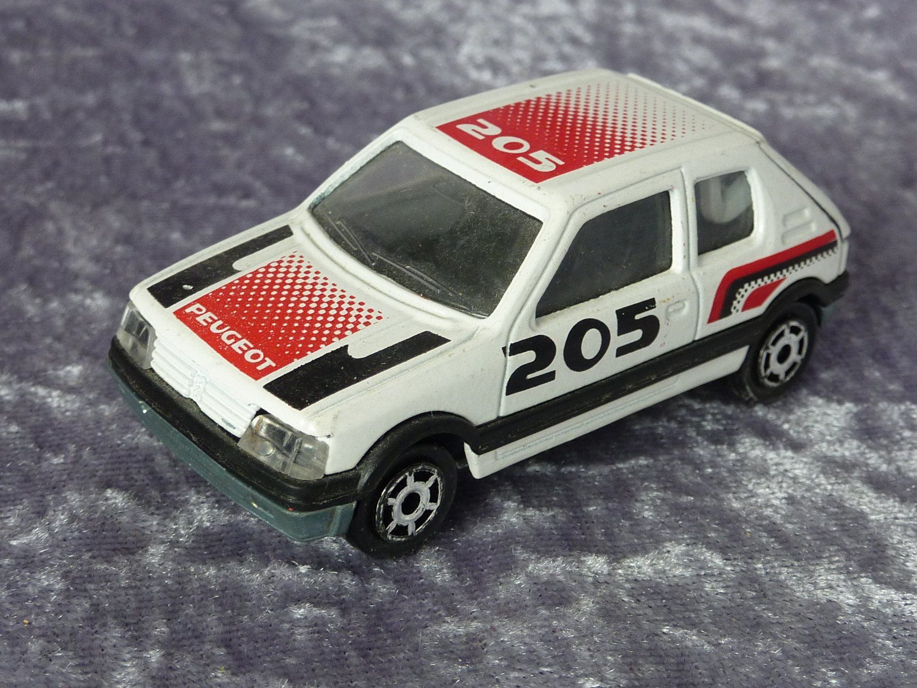 Peugeot Modellini d'auto: Peugeot 205  1:64 – Usato da Dürrenäsch venduto da Cobra1ch
