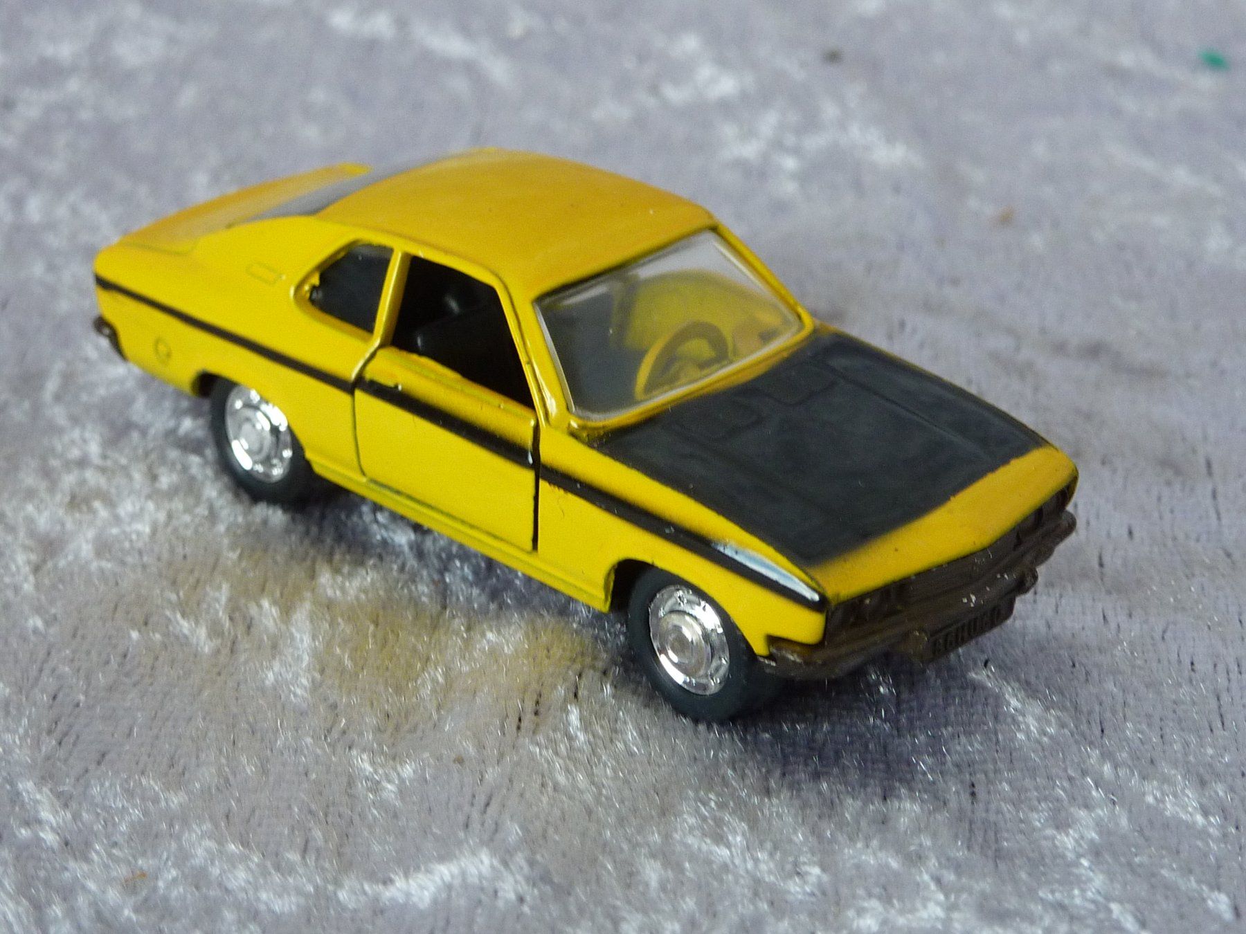 Schuco Modellini d'auto: Opel Manta A SR  1:66 – Usato da Dürrenäsch venduto da Cobra1ch 4