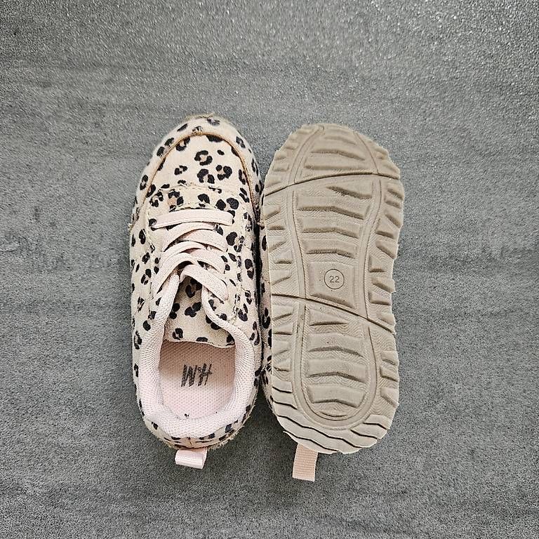 Chaussures filles: Leoprint Schuhe Grösse 22 – D'occasion à Rotkreuz par Kaffitanteli