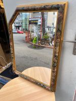 Wand-Spiegel asym., Blumenrand-Malerei,Goldumrandung, H82 cm