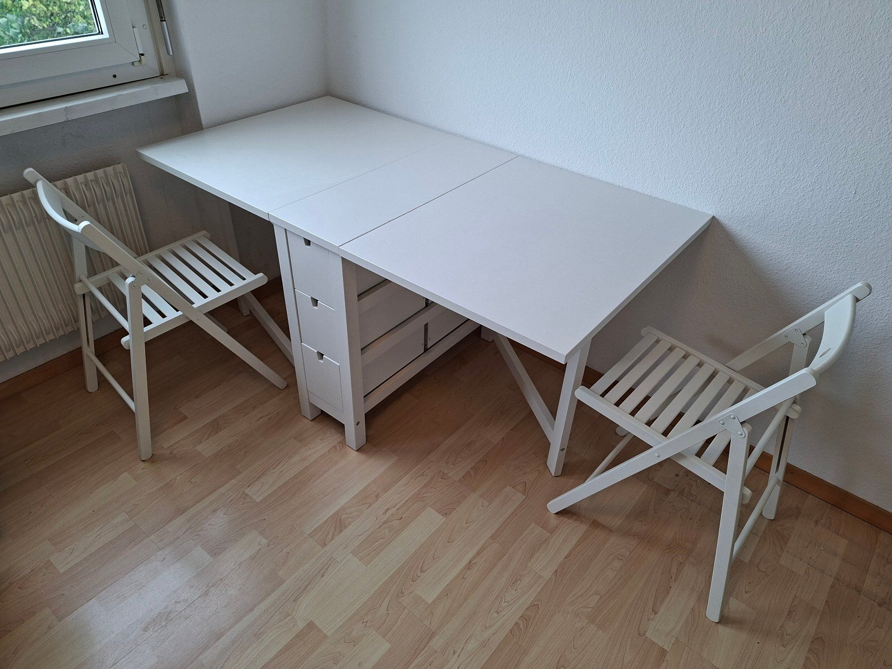 Set di tavolo e panche: Tisch Klapptisch mit 3 Stühlen – Usato da Buchs SG venduto da FelixPl 1
