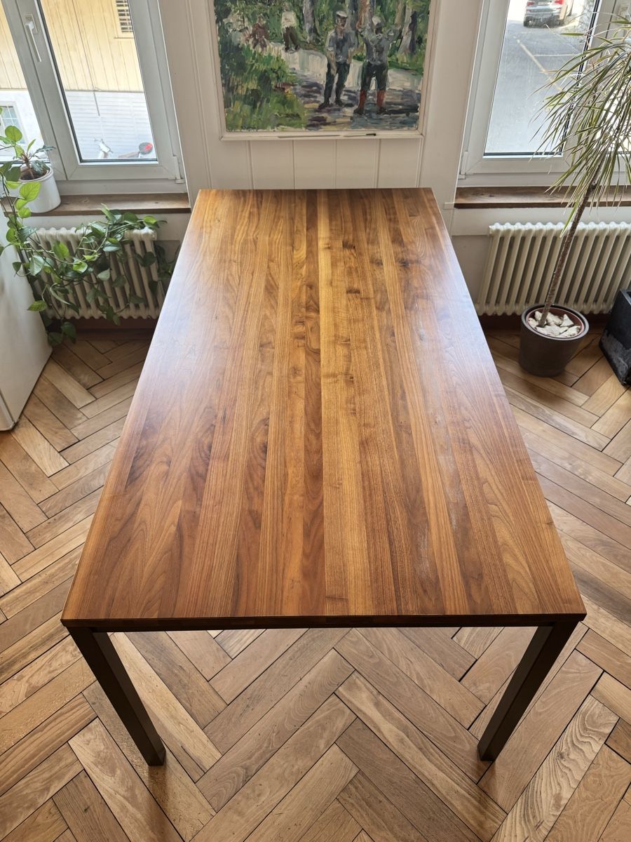 Esstisch, Nussbaum massivholz (Gebraucht) in Pfäffikon ZH für CHF 200 – nur Abholung auf Ricardo kaufen