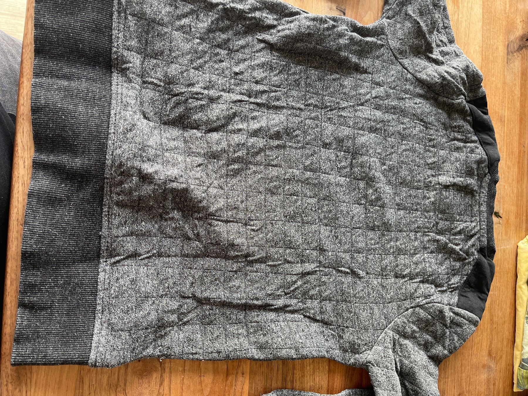 Maglioni & Felpe: Pullover – Usato da Schnottwil venduto da Garuso 3
