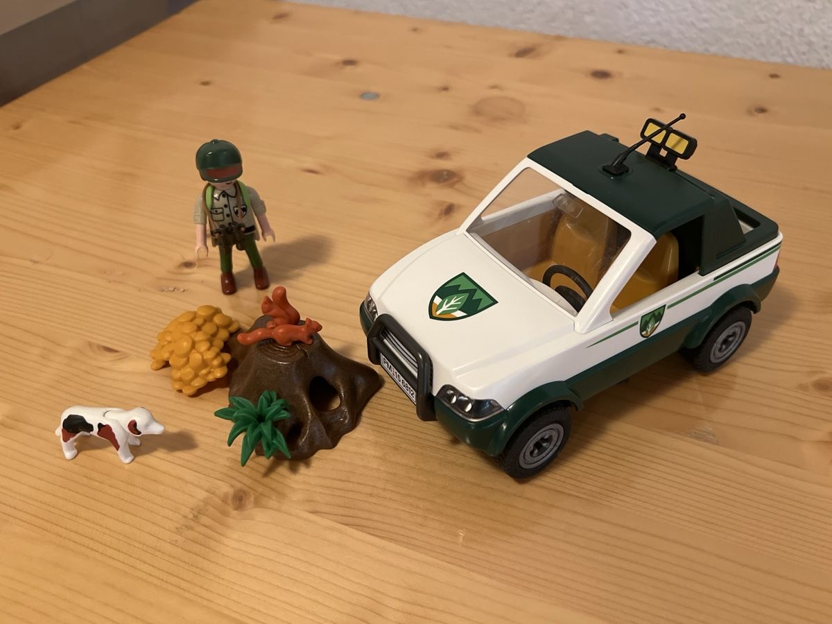 Playmobil Spielzeuge: Playmobil 6812 - Förster Pickup – Gebraucht aus Zuchwil von Commander0 1