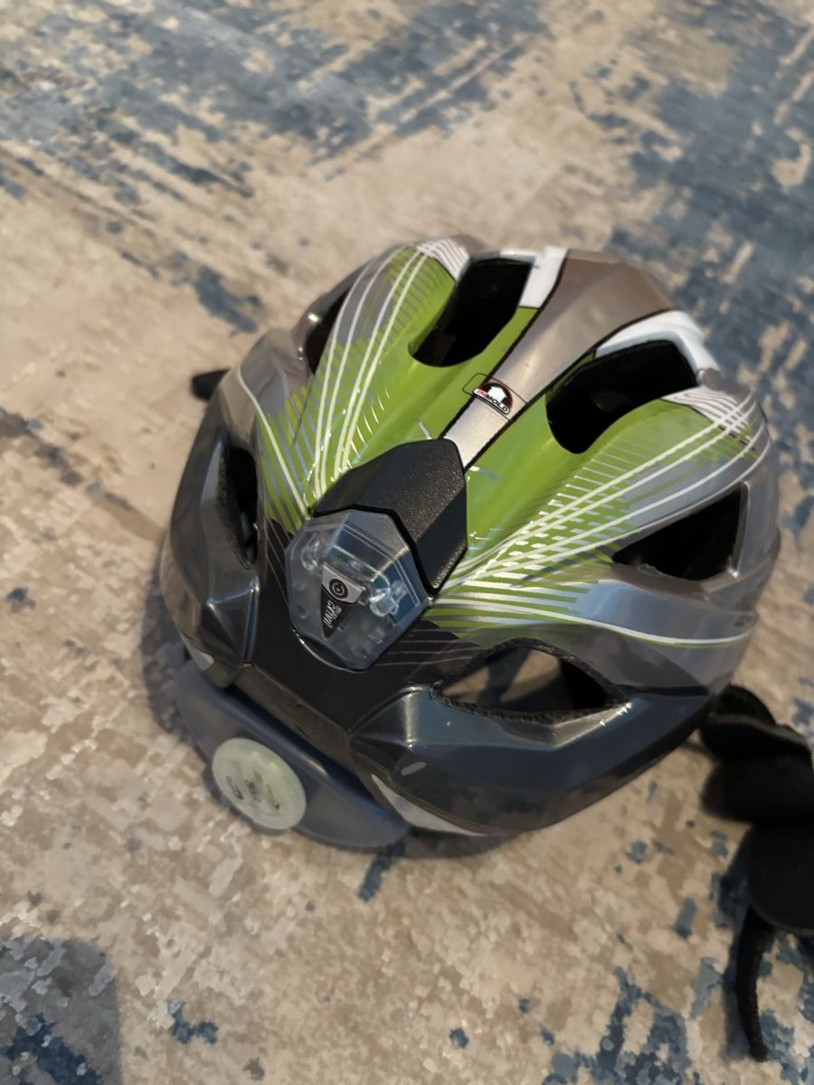 Caschi: Velohelm Crivit, mit Licht, gut erhalten – Usato da Opfikon venduto da oma_bxk9 1
