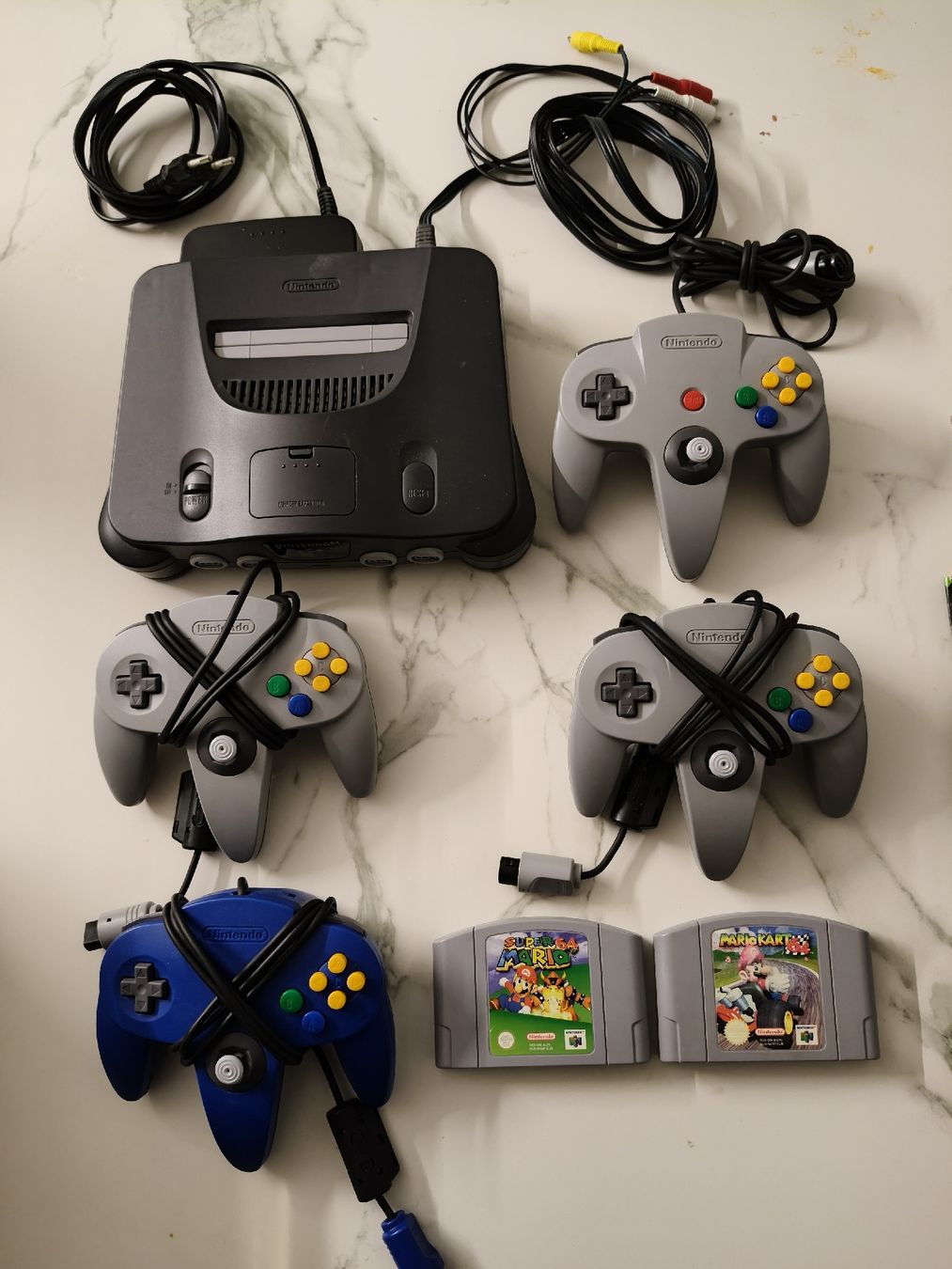 Nintendo Konsolen: Nintendo 64 Konsole mit 4 Controller und 2 Spiele TOP – Gebraucht aus Oensingen von ece_8k7q