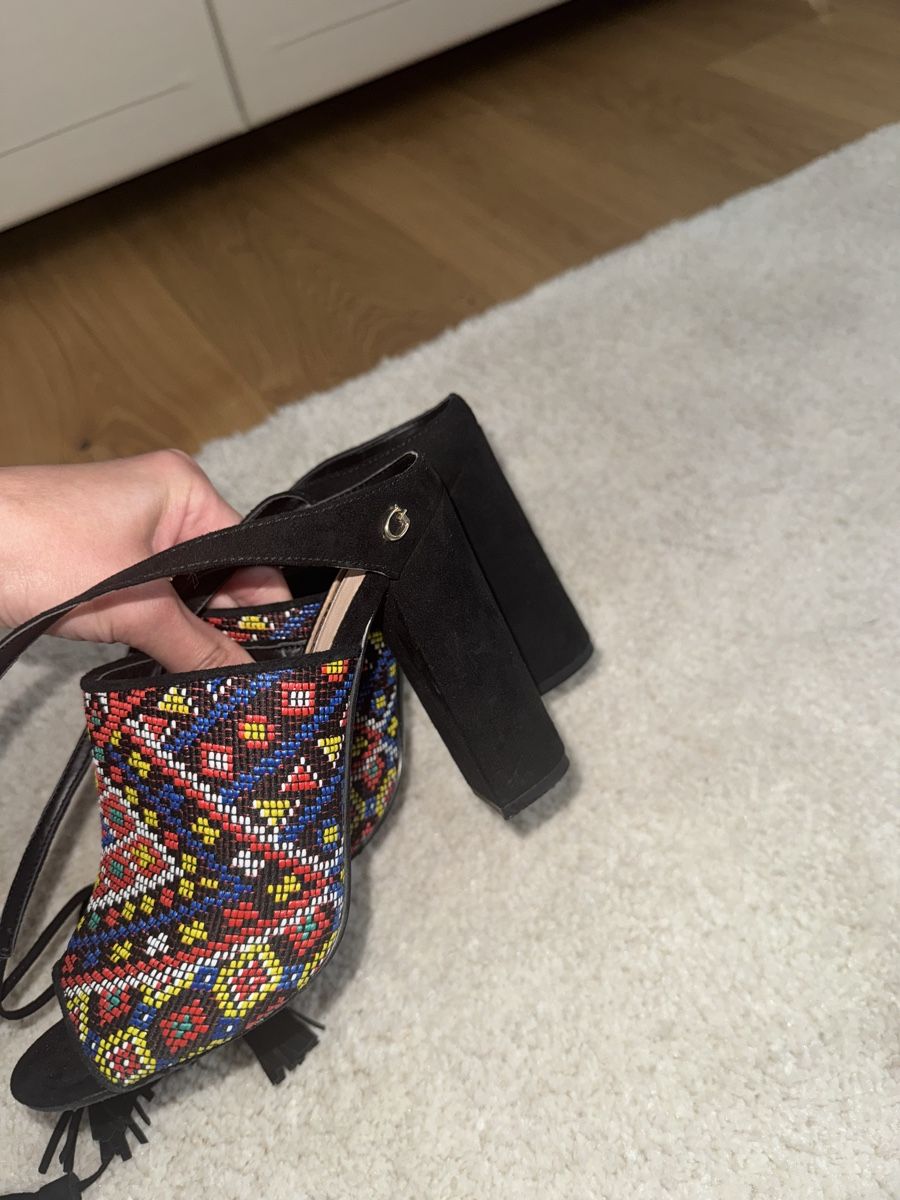 Guess Scarpe da donna: Guess – Nuovo (secondo la descrizione) da Reinach AG venduto da MineD 3