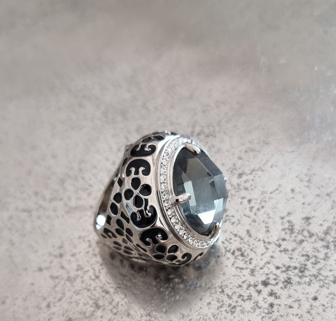 Bagues: Spezieller Ring, Gr. 17 – Neuf (Voir description) à Frauenfeld par Bleeddragon