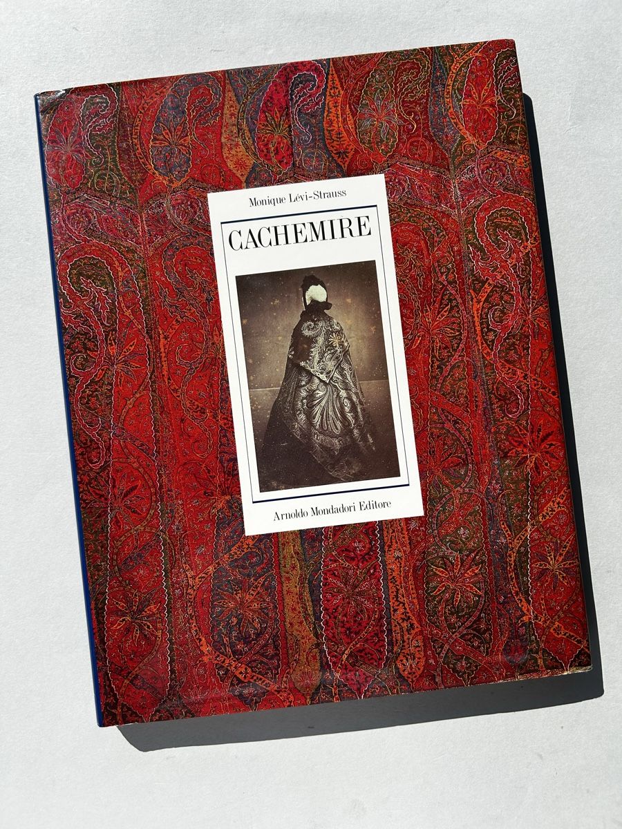 Bücher: CACHEMIRE: Kunst & Geschichte der Schals Kaschmir Textil – Gebraucht aus Zürich von Coffeetable88