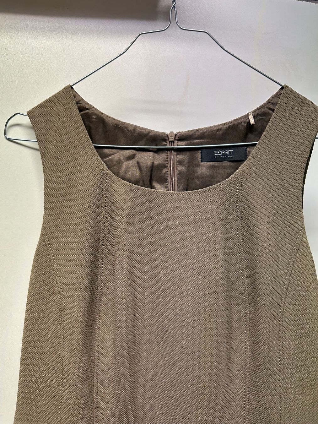 Esprit Kleider: ESPRIT Kleid taupe mit passendem Blazer Gr. 36 – Gebraucht aus Rothenburg von wer_g9fd 2