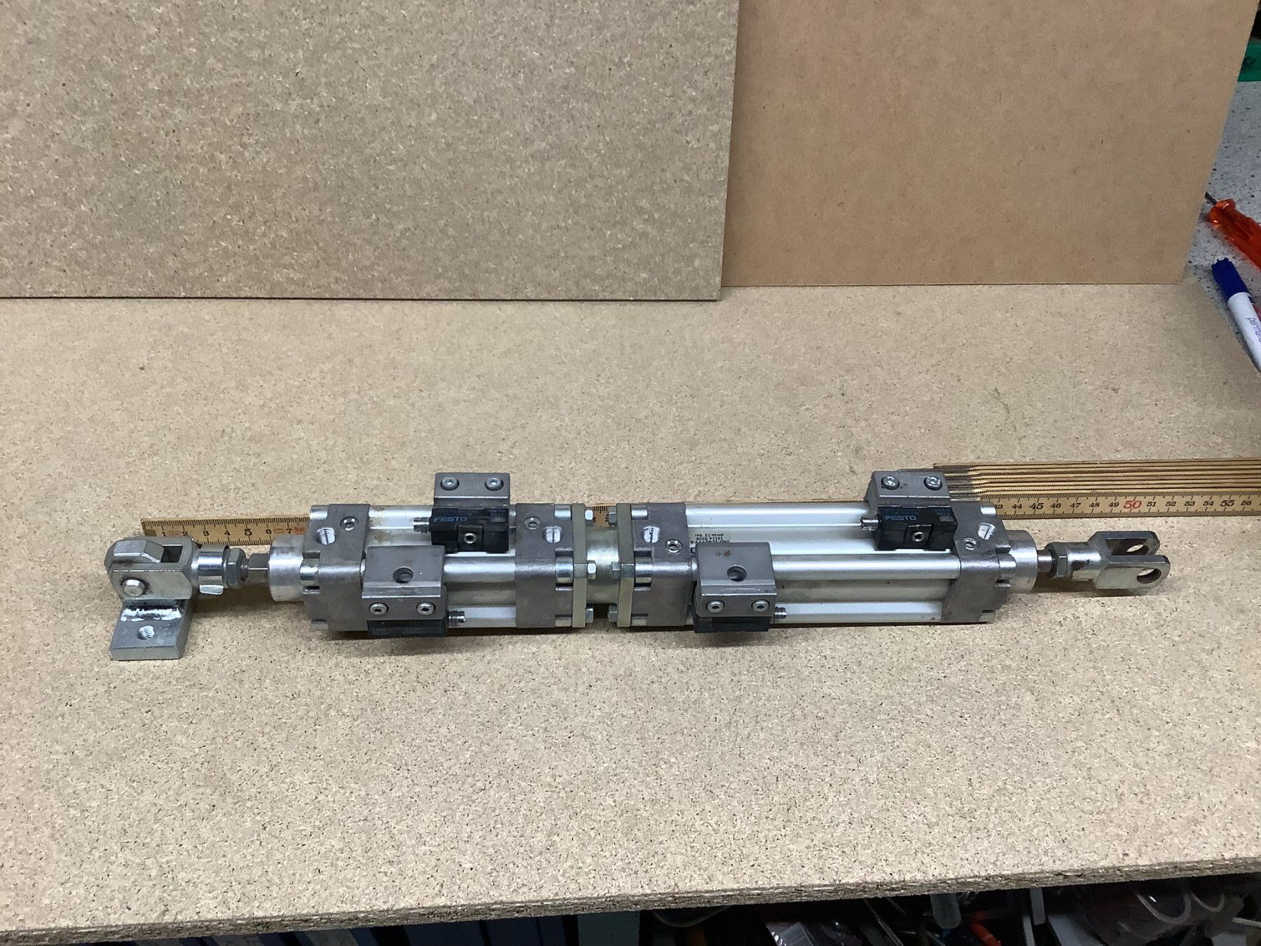 Festo Altri prodotti elettronici: Festo Doppel Zylinder – Usato da Glarus venduto da Mdelphi 1