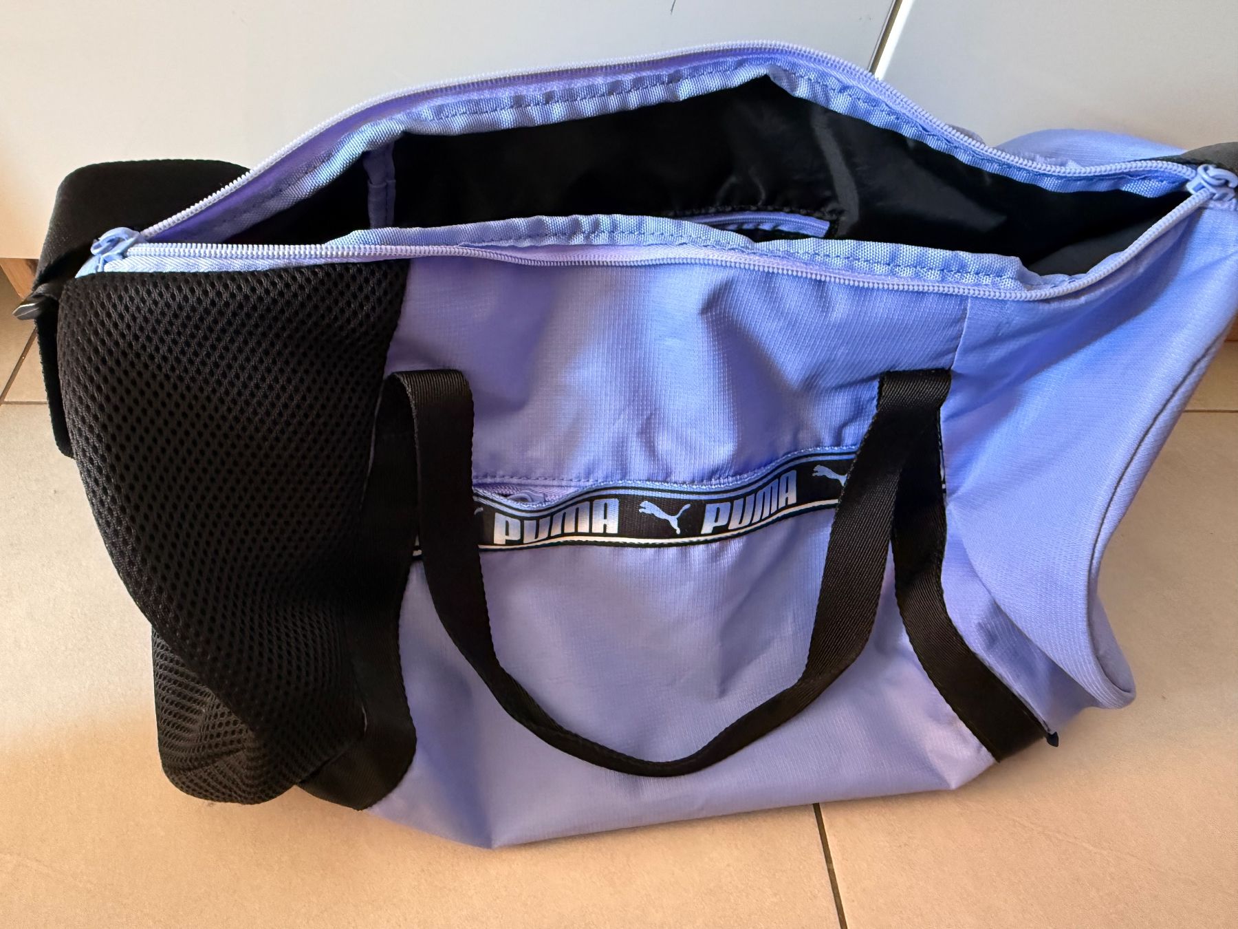 Puma Taschen für Damen: Puma Sporttasche lila – Gebraucht aus Allschwil von Irlandelfe85