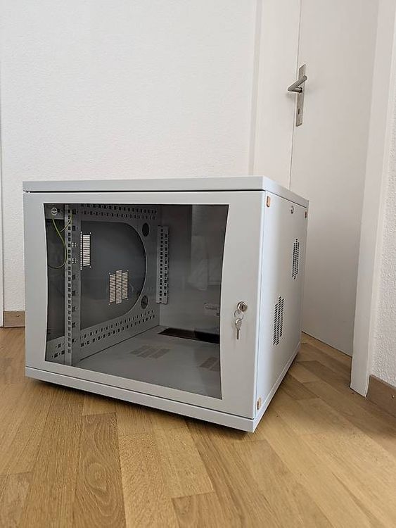 Rittal FlatBox 9HE inkl Füsse (Gebraucht) in Bern für CHF 139 – nur ...