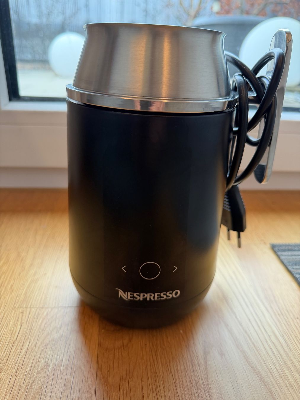 Nespresso Macchine per caffè & Macchine per espresso: Nespresso Barista Milchaufschäumer TOP – Usato da Ehrendingen venduto da Nr.7