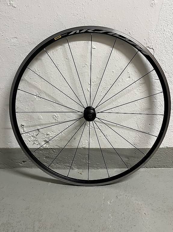 Mavic Pièces détachées: Mavic Aksium Vorderrad – D'occasion à Zürich par Lukas_____
