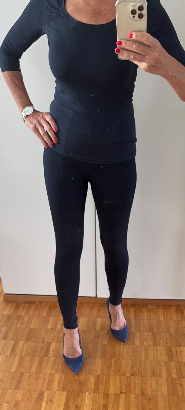 Leggings: Schwarze oder Blaue Leggings, Grösse S. Top  - Bequem! – Nuovo e nell'imballaggio originale da Adliswil venduto da Jessik0 2